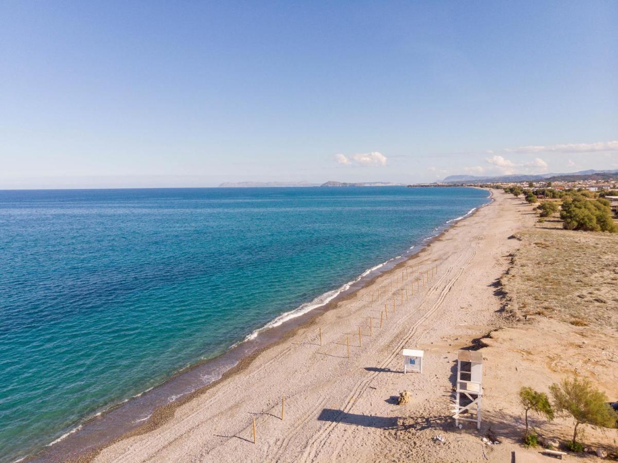 Floral Beach Apt With Lux Extras & Special Treats Kolymvári Eksteriør bilde